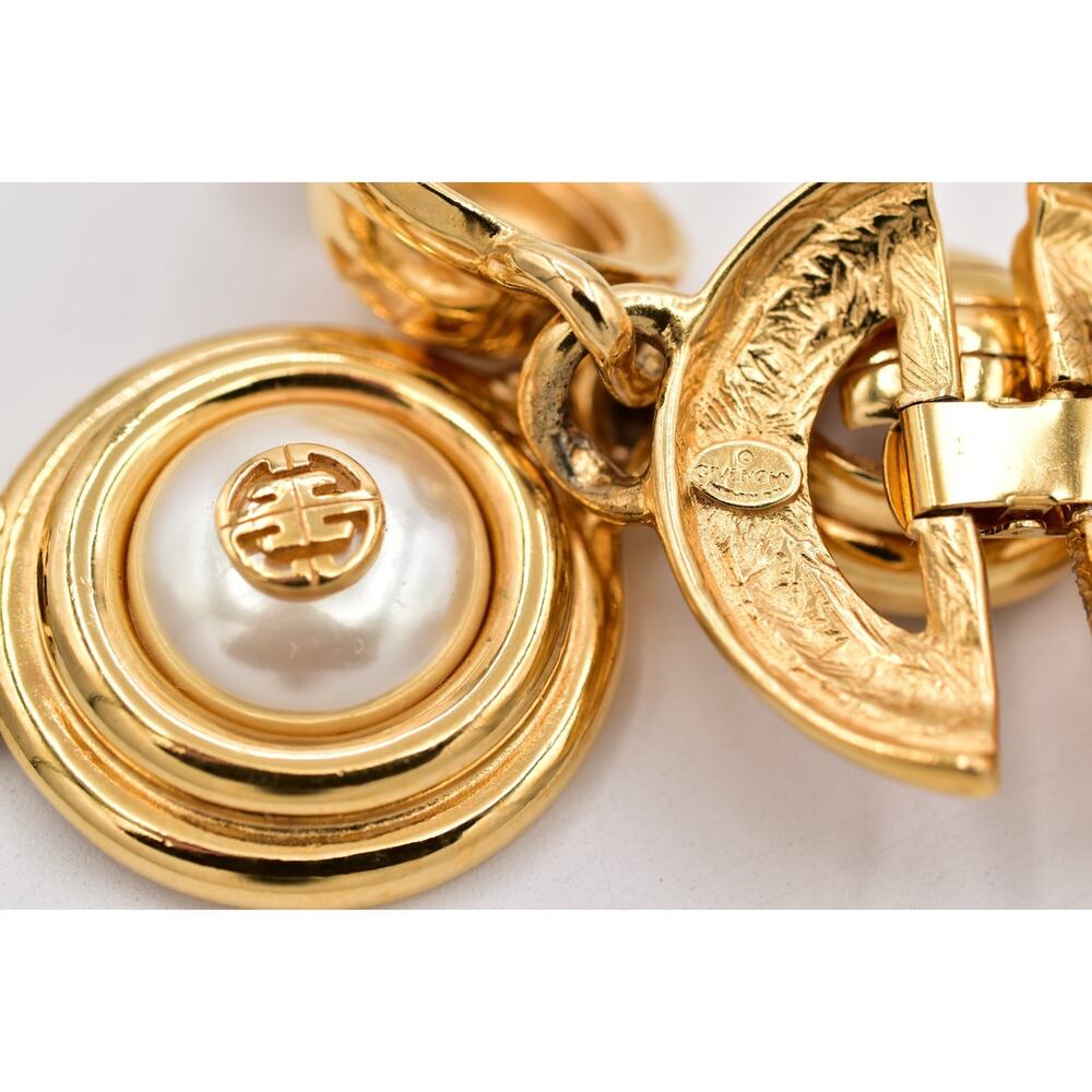 Givenchy Vintage Runway Logo Pearl Necklace Gold Medallion Statement 1980s BinBH - Picture 11 of 12